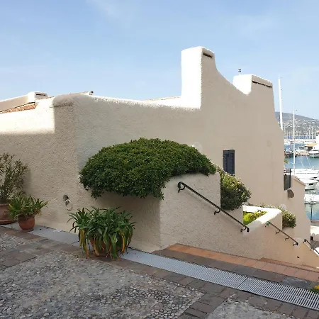 Superbe 2 Vue Port Et 100 Metres Appartement Cogolin